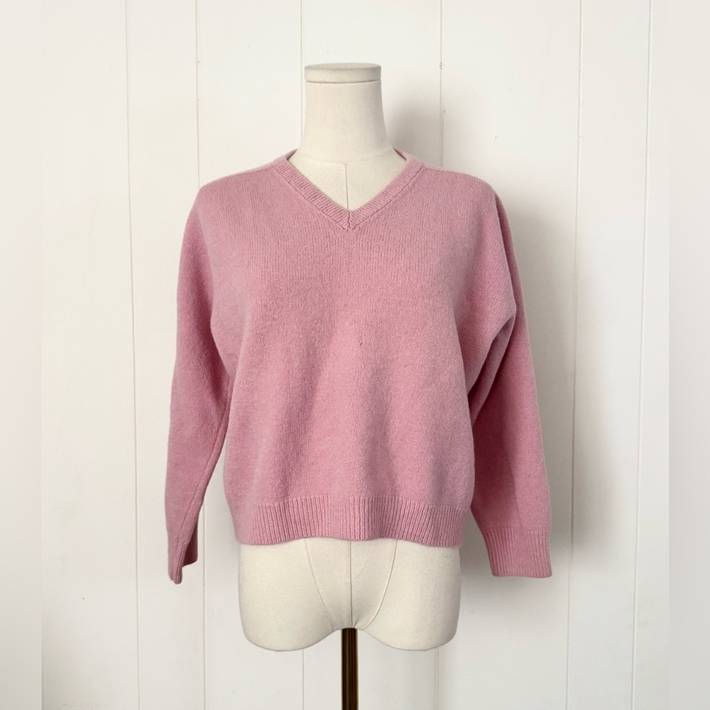 Vintage St. John 1970s Light Pink Knit V-Neck Sweater Small Timeless Classic